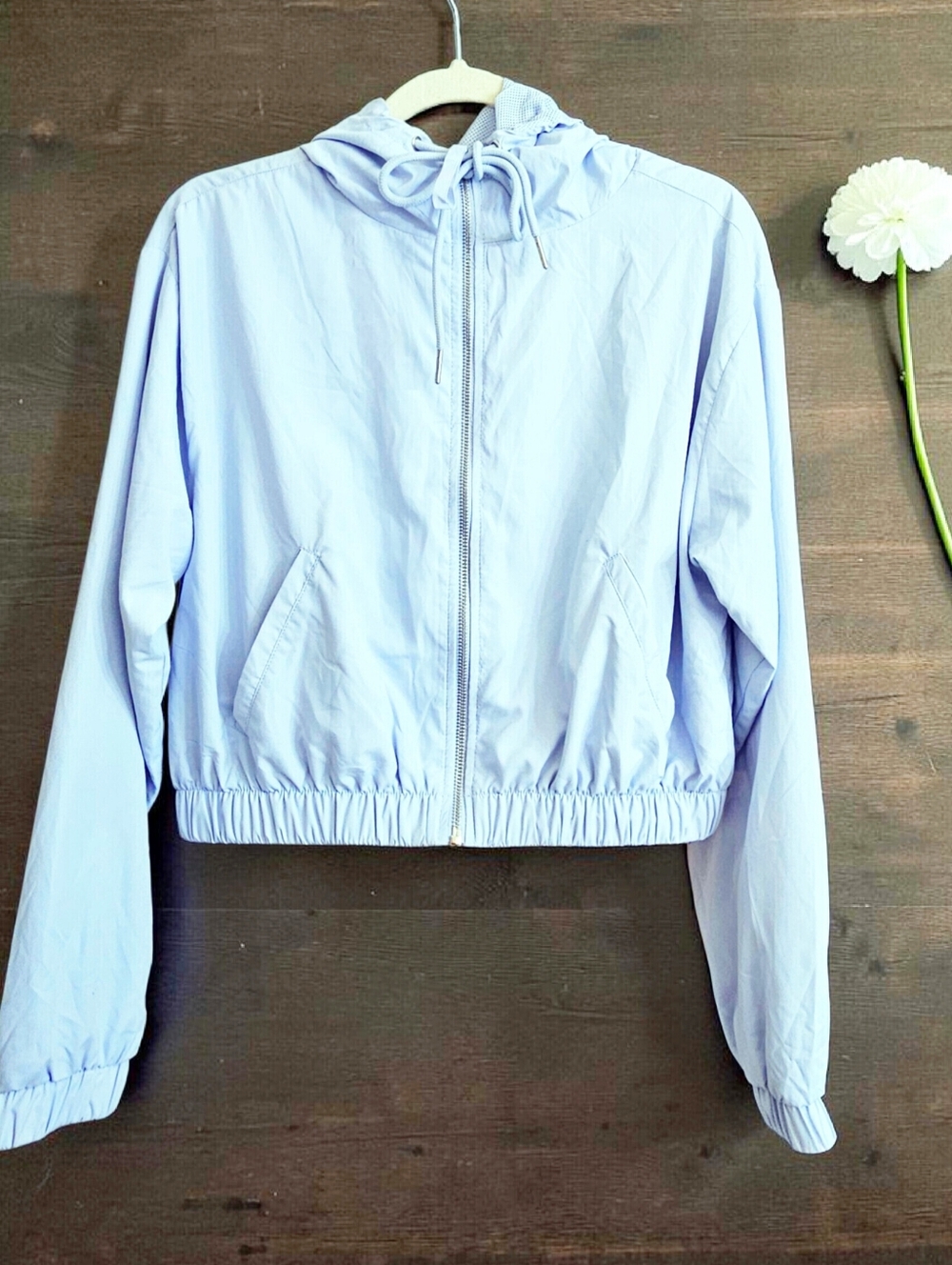Forever 21 Blue Lightweight Mesh Lined Hooded Cropped Windbreaker Jacket Medium